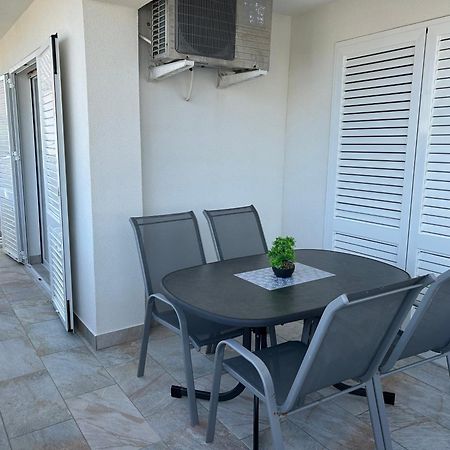 Apartmani Lovrencic فرسي المظهر الخارجي الصورة