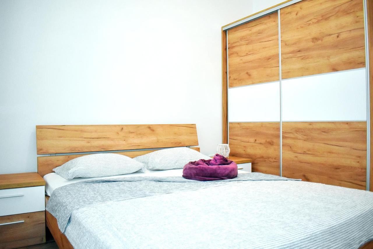 Apartmani Lovrencic فرسي المظهر الخارجي الصورة