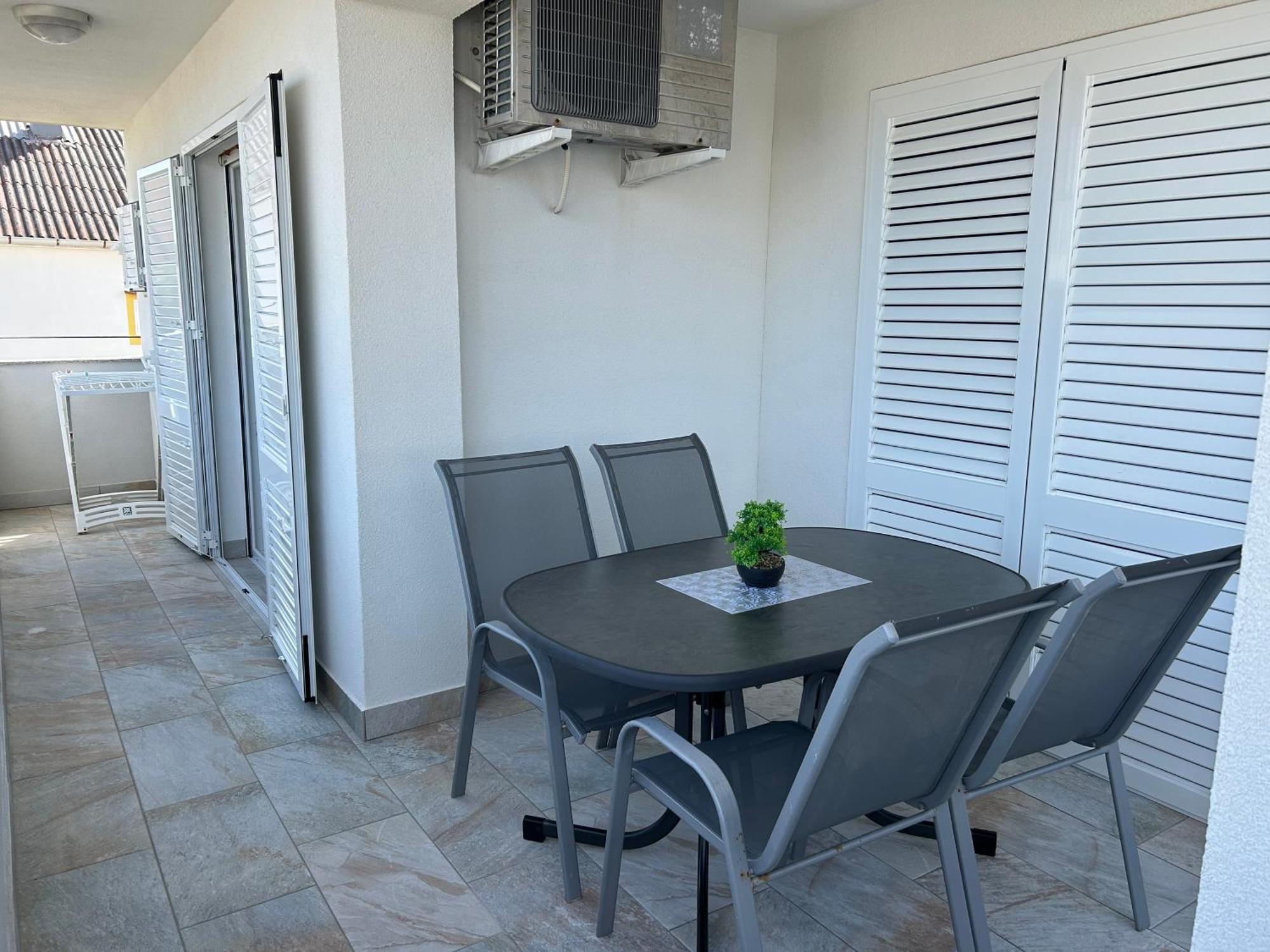 Apartmani Lovrencic فرسي المظهر الخارجي الصورة