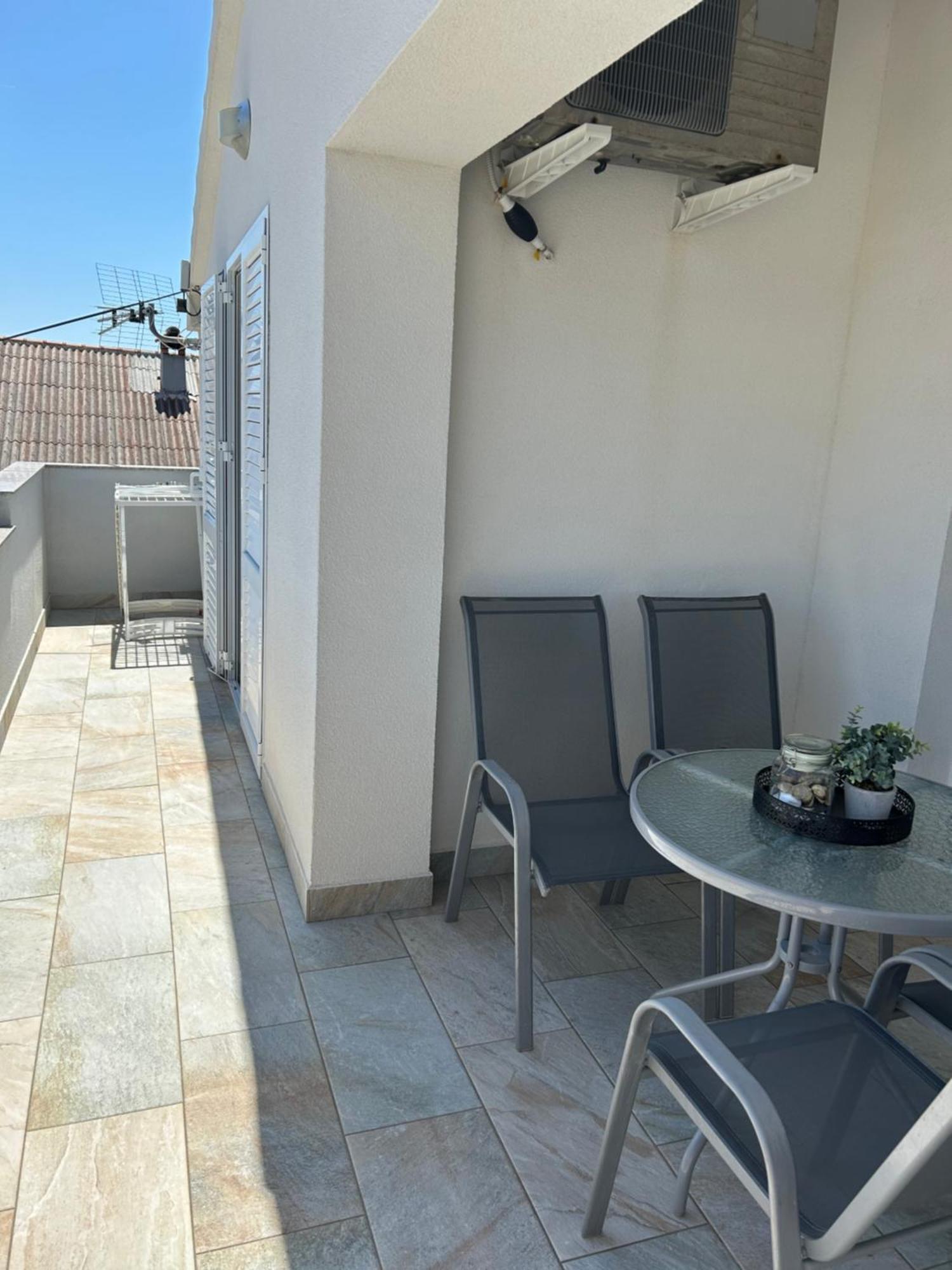 Apartmani Lovrencic فرسي المظهر الخارجي الصورة