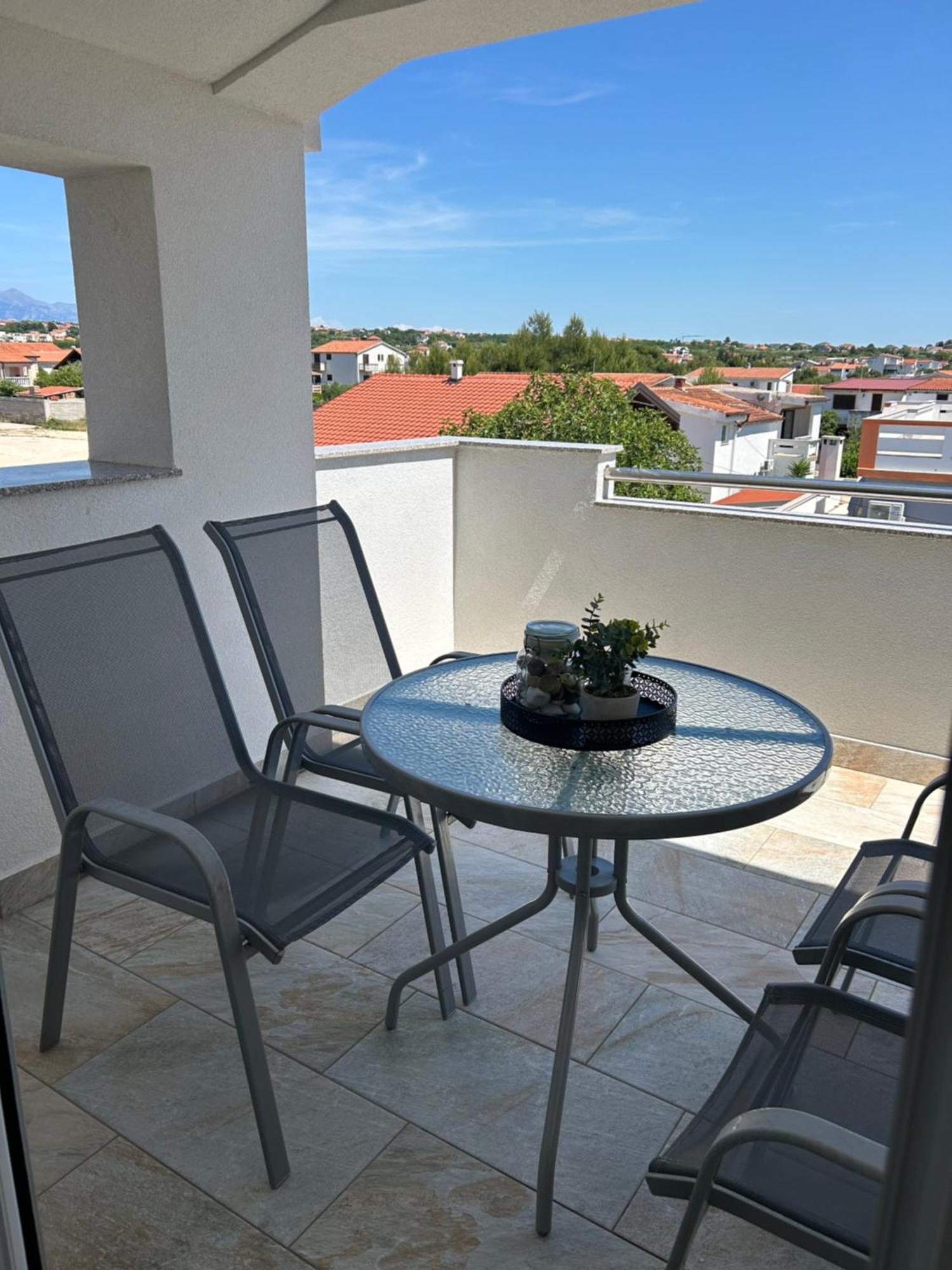 Apartmani Lovrencic فرسي المظهر الخارجي الصورة