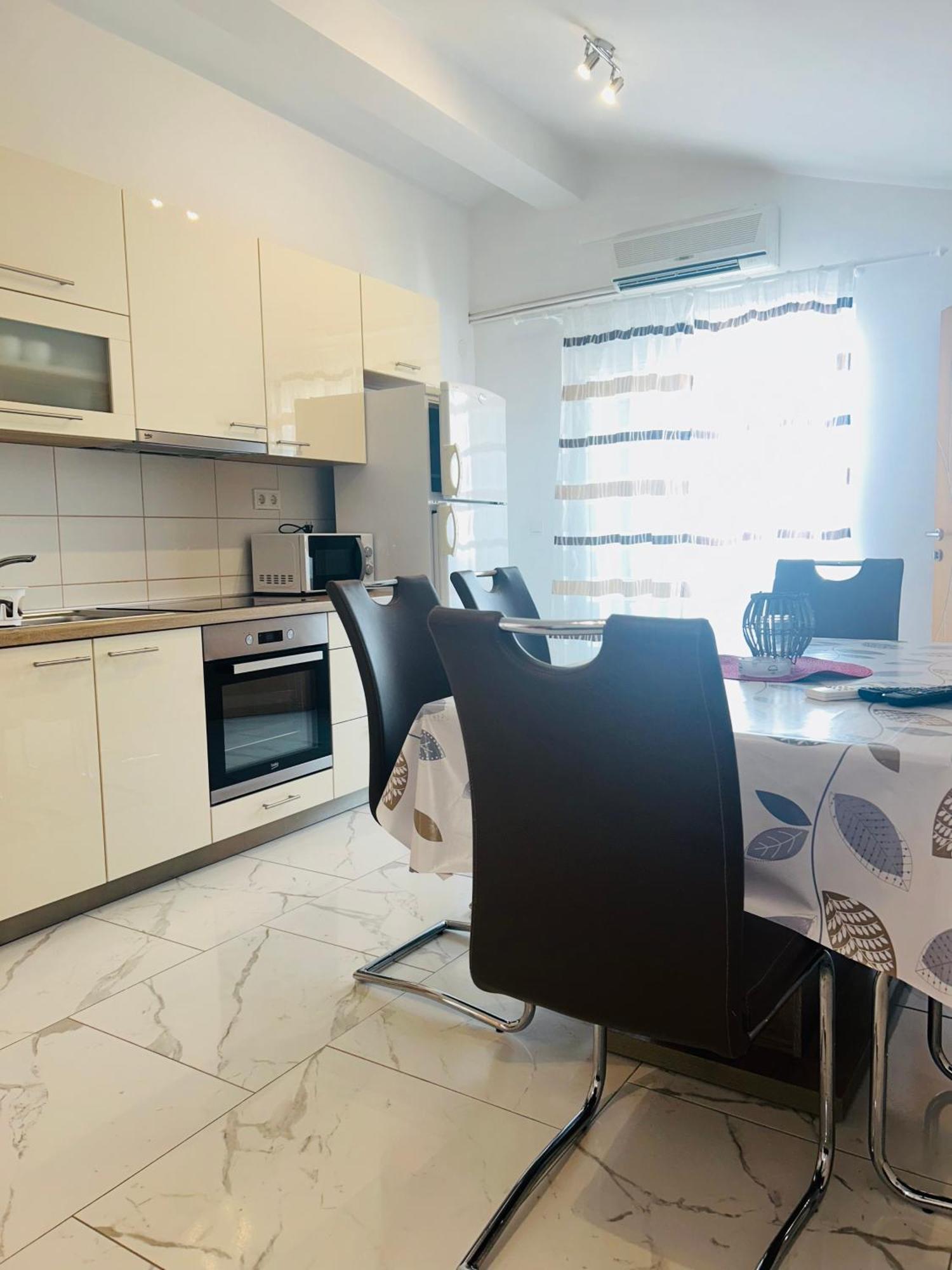 Apartmani Lovrencic فرسي المظهر الخارجي الصورة