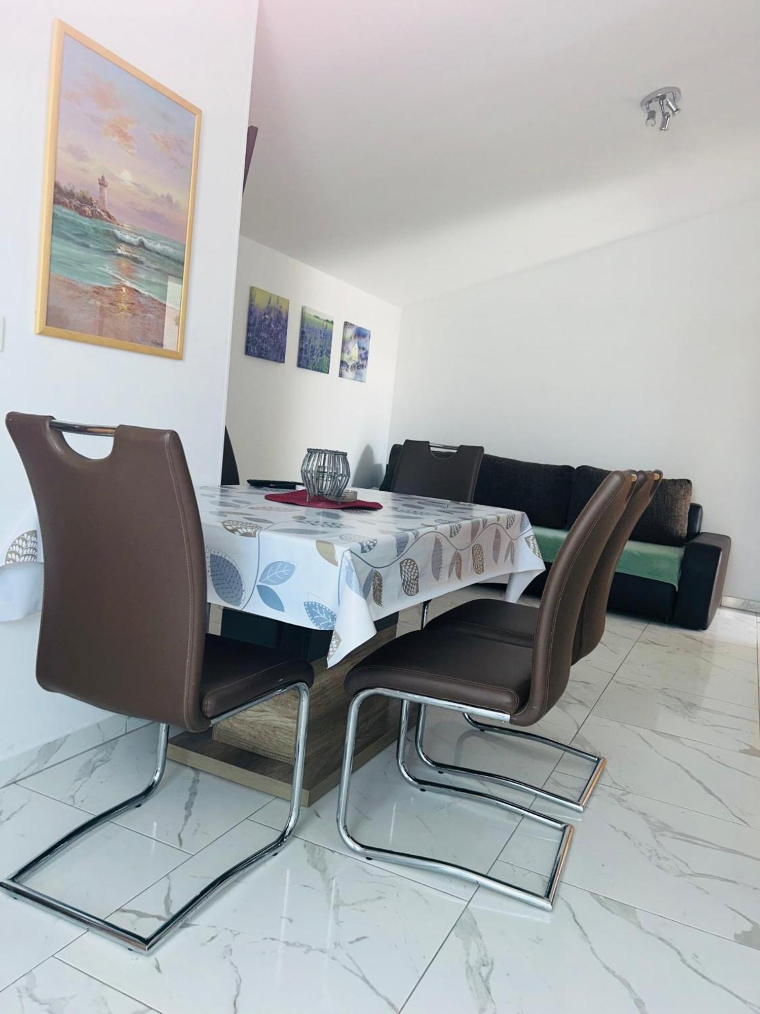 Apartmani Lovrencic فرسي المظهر الخارجي الصورة